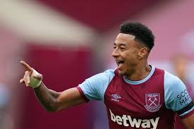 3 juega como centrocampista en el manchester united f. Jesse Lingard Wants To Stay At Manchester United Despite Successful West Ham Loan Spell After Candid Ole Gunnar Solskjaer Meeting