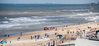 Echter op mooie zomerse dagen en grote evenementen in zandvoort of bijvoorbeeld tijdens races op circuit zandvoort kan het druk. Zandvoort Aan Zee Beach In Netherlands Holidays Tour Lodging