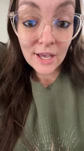 Jill Marcotte's Instagram, Twitter & Facebook