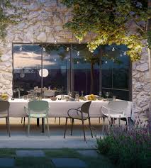 Chaise Abby de Connubia avec ou sans accoudoirs