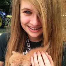 Lauren Blount's Instagram, Twitter & Facebook