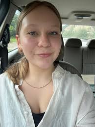 Too pretty to DoorDash yet here I am ✨ Had to hop