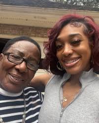 Jenny B Hendrix (@Beautyhenxjen)