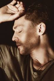 Tom hiddleston is making his broadway debut in 'betrayal' and before he goes out on stage, he likes to warm up by playing a little game called big booty. Chapter Two Mirror Wife Tom Hiddleston Fanfic Not Complete