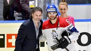 Jarda jágr je legendou a češi ho respektují. Ms 2019 Hokej Bratislavska Hala Na Nohou Jarda Jagr Skandovali Fanousci Co Legenda Rekla Frolikovi Sport Cz