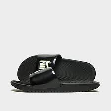 Affinez votre sélection de promos baskets nike dans nos promos baskets nike , choisissez la matière ou la couleur dont vous avez envie. Enfant Nike Tongs Et Sandales Jd Sports