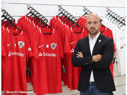 «qualquer adversário seria difícil e defrontando uma equipa da liga. Santa Clara Cria Empresa Para Aceder A Apoios Covid E Comunitarios Acoriano Oriental
