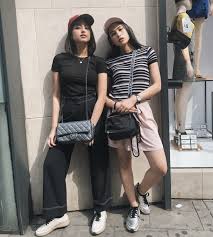 Beb aku cuma ingin kamu dengerin ceritaku, walaupun kamu enggak tertarik sama topiknya. Dekatnya Maudy Ayunda Dan Adiknya Bak Saudara Sekaligus Sahabat Matamata Com