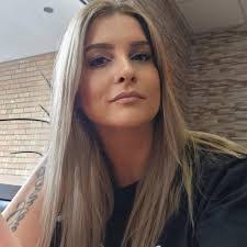 Vanessa Bremer's Instagram, Twitter & Facebook