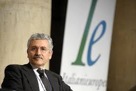 Risultati immagini per Un nuovo patto tra i cittadini e l'Europa italianieuropei d'alema