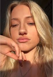 Jenna Rowley's Instagram, Twitter & Facebook