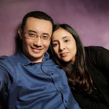 Early stage technology company influencer and investor. Nazrin Hassan Cradle Fund Ceo Dies After Smartphone Explodes While Charging Ibtimes India