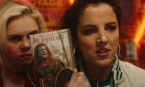 Michelle calls Mel Gibson a drag queen in this 'Derry Girls' season three  clip