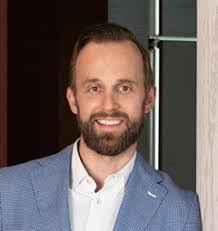 Robin Mcewen's Instagram, Twitter & Facebook