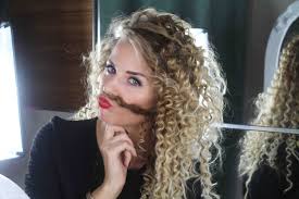 Afro Locken Mini Natur Locken Ohne Hitze Selber Machen Locken Mit Strohhalm Locken Lange Haare Locken Ohne Hitze