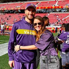 He played college football at michigan state from 2007 to 2011 and was drafted by the washington redskins in the fourth round of the 2012 nfl draft as a backup to fellow rookie robert griffin iii. Kirk Cousins Wife All About Julie Hampton And Children 2021