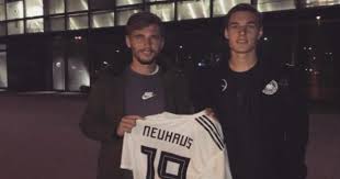 Join the discussion or compare with others! Neuhaus Bruder Uber Das Dfb Debut Von Florian