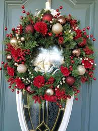 Christmas Wreath Christmas Wreath For Front Door Red And Gold Christmas Wreath Christmas Tree Decorating Themes Christmas Wreaths Christmas Centerpieces