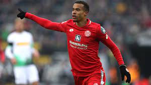 Transferts, salaire, palmares, statistiques en club et en sélection nationale. Germany Robin Quaison Finds The Net In Shock Win Over Bayern Munich Footballghana