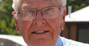 Jake Earl's Instagram, Twitter & Facebook