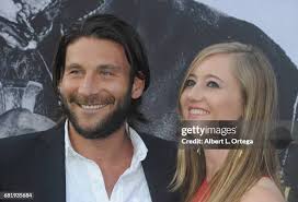 129 Emily Mcgowan Foto's en afbeeldingen van hoge resolutie