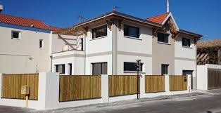 20 Idees D Enduits Pour Habiller Votre Maison Produits Facade Maison Couleur Facade Maison De Ville