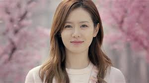 That was son ye jin, i would recognize that smile anywhere. Leading Actress Son Ye Jin Set To Star In K Drama Inside Recent