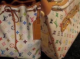 How to tell a real louis vuitton bag from fake better after 50. How To Tell If Your Louis Vuitton Purse Is Real Or Fake Business Insider