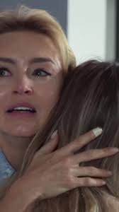 Leona finalmente le revela la verdad a Benja y a Ana Julia 😍 #ElAmorI...