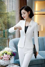 Découvrez des conceptions élaborées et des coupes ingénieuses. Tailleur Blanc Chic Femme Soiree Blanche