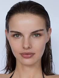 hi i'm interested, i live in Paris im 176cm tall and size 32-34 you can see  my pictures