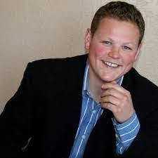 Eric Gipe's Instagram, Twitter & Facebook