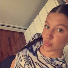 Linda Nowinski's Instagram, Twitter & Facebook