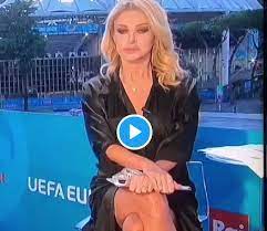 La conduttrice televisiva paola ferrari si mostra senza trucco sui social: Tb Eibokernzim