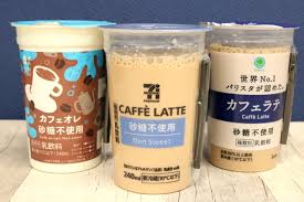 実食】コンビニ3社（ローソン・セブン・ファミマ）「無糖のカフェラテカフェオレ」飲み比べ！価格・内容量・カロリーなど [えん食べ]
