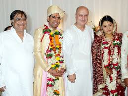 Anjan Srivastava S Daughter Nupoor And Sandeep S Wedding Parties Events Bollywood Hungama Anjan srivastav on wn network delivers the latest videos and editable pages for news & events, including entertainment, music, sports, science and more, sign up and share your playlists. anjan srivastava s daughter nupoor and