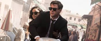 Nanjiani may be playing a wisecracking alien who serves as comic relief in the men in black spinoff, but the role feels less trivial when considered alongside the rest of his. Kritik Zu Men In Black International Epd Film