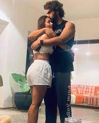 Umair Sandhu on X: Sad day for Indian Nation, Suger Mom & her son 😝 i  mean #ArjunKapoor & #MalaikaArora officially BROKEUP 5 years Sex  relationship last week. They are bored from