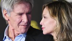 Dans le monde arabe , le feuilleton est diffusé entre le 30 septembre 2007 et le 13 mai 2012 sur fox series. Calista Flockhart Harrison Ford Das Geheimnis Ihrer Ehe Bunte De