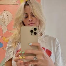 Mar 16, 2020 · coronavirus us: Selena Gomez Is Keeping It Cool This Summer With Her New Platinum Blond Hair Color