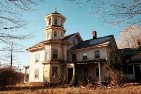 Destroyed And Abandoned Abandoned Houses Abandoned Places Abandoned Mansions