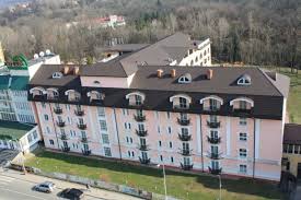 Опис про санаторій «женева» трускавець. Sanatorij Zheneva Cezar Truskavec Cini 2020 Na Vidpochinok Foto Vidguki Telefoni Bronyuvannya Gotelyu Zheneva Cezar Oficijnij Sajt