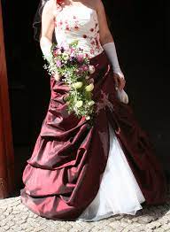 Erlesene stoffe und edle spitzen, zarte stickereien und glitzernde perlen werden bei. Second Hand Brautkleid Gr 40 A Linie Marke Fuchs Moden Brautkleider Online