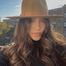 Kassandra Lopez's Instagram, Twitter & Facebook