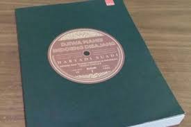 Usahakan kalian download sebagai review saja. Lagu Terang Boelan Memiliki Melodi Yang Sama Dengan Lagu Negaraku Antara Jateng