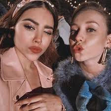 Ear lobe piercings entail perforating the center of the earlobe; Fans De Ester Exposito Y Danna Paola Posts Facebook