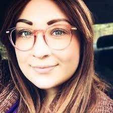 Erin Bragg's Instagram, Twitter & Facebook