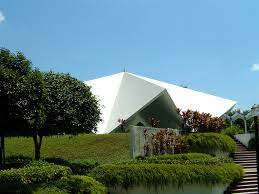It is located near the malaysian national mosque, masjid negara in the national capital, kuala lumpur. Makam Pahlawan Wikipedia
