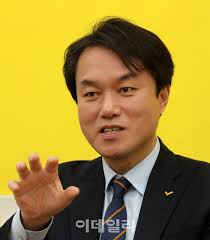 정의당 장혜영 의원은 25일 김종철 대표의 성추행 피해 당사자임을 공개한 배경에 대해 인간으로서의 존엄을 회복하고 일상으로 돌아가는 길이자, 정의당과 우리를 위하는 길이라고 믿었기 때문이라고. I1 Rnwmdfp Pm