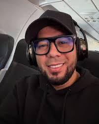 Ya viste el Video de Roberto González y Oscar D' León Mix Blanco 3  #OyeLoQueViene